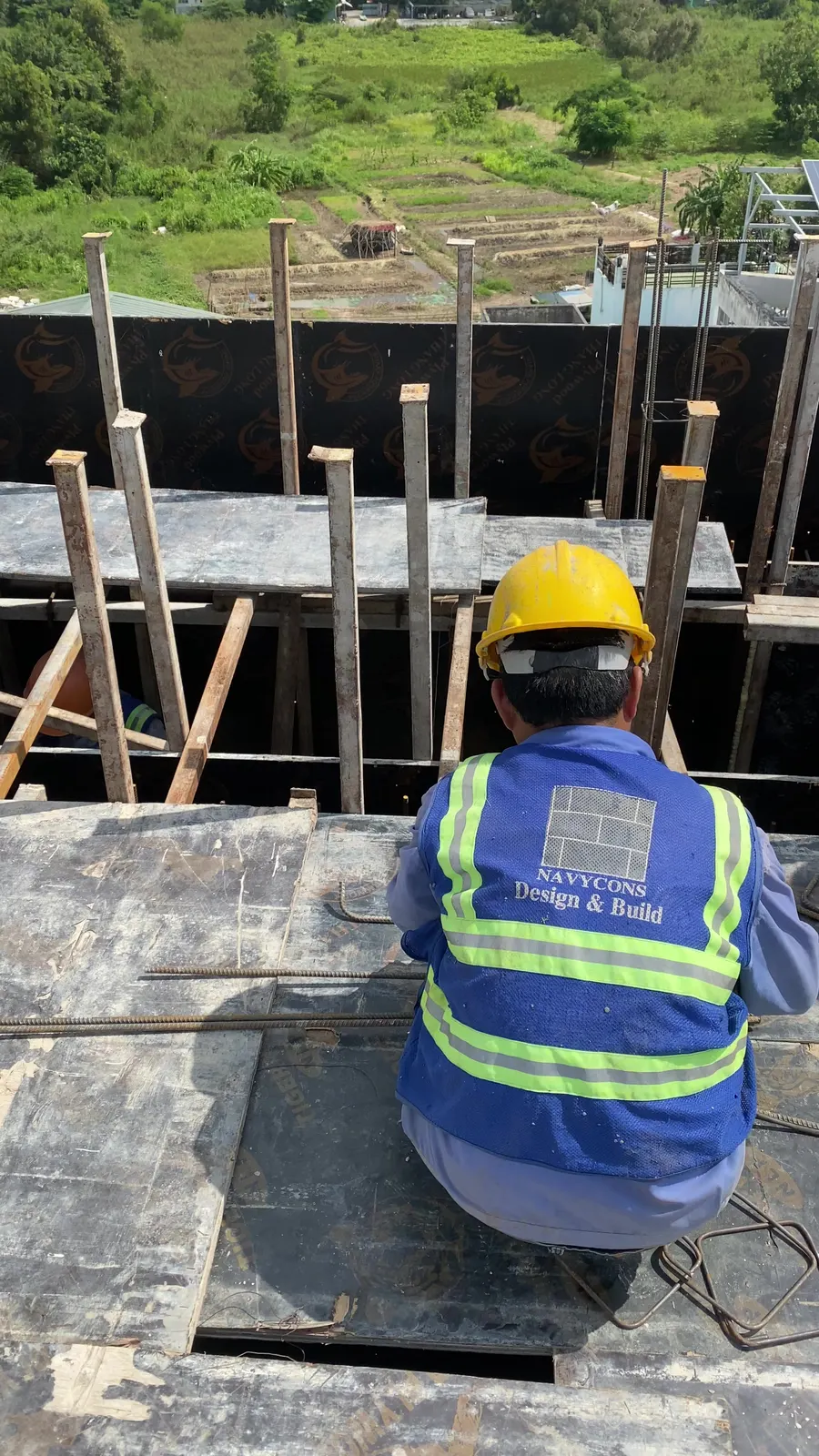 Đội thi công Navycons tại công trình M12