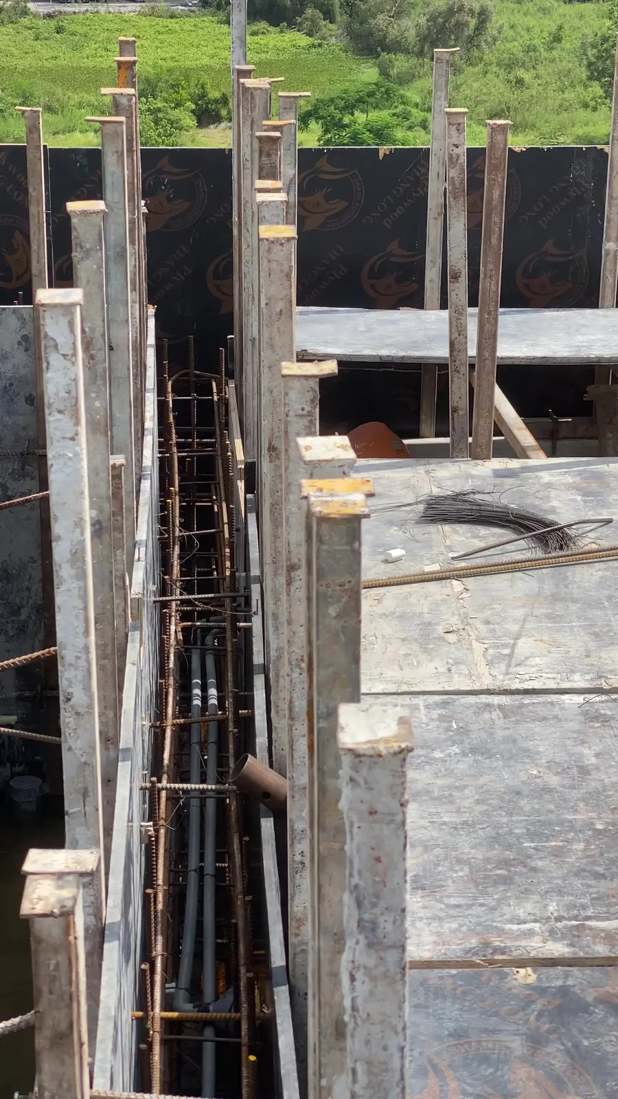Khung cột thép chờ đổ bê tông biệt thự M12