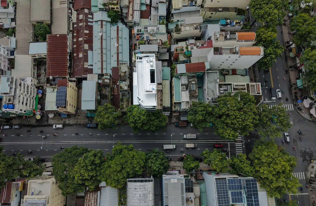 Ảnh flycam toàn cảnh Tòa nhà Văn phòng Công ty Du lịch Hoàn Mỹ giữa khu dân cư đô thị